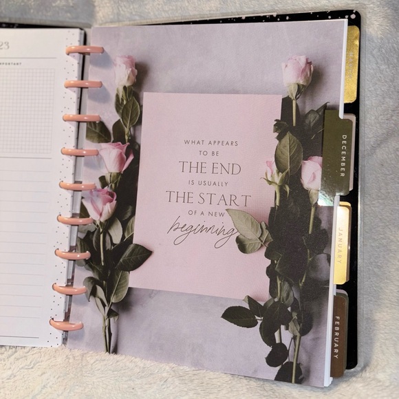 🌸🗓️✨ Happy Planner Moody Florals 18-Mo Classic Planner, Vertical Layout ✨🗓️🌸 - Picture 4 of 8